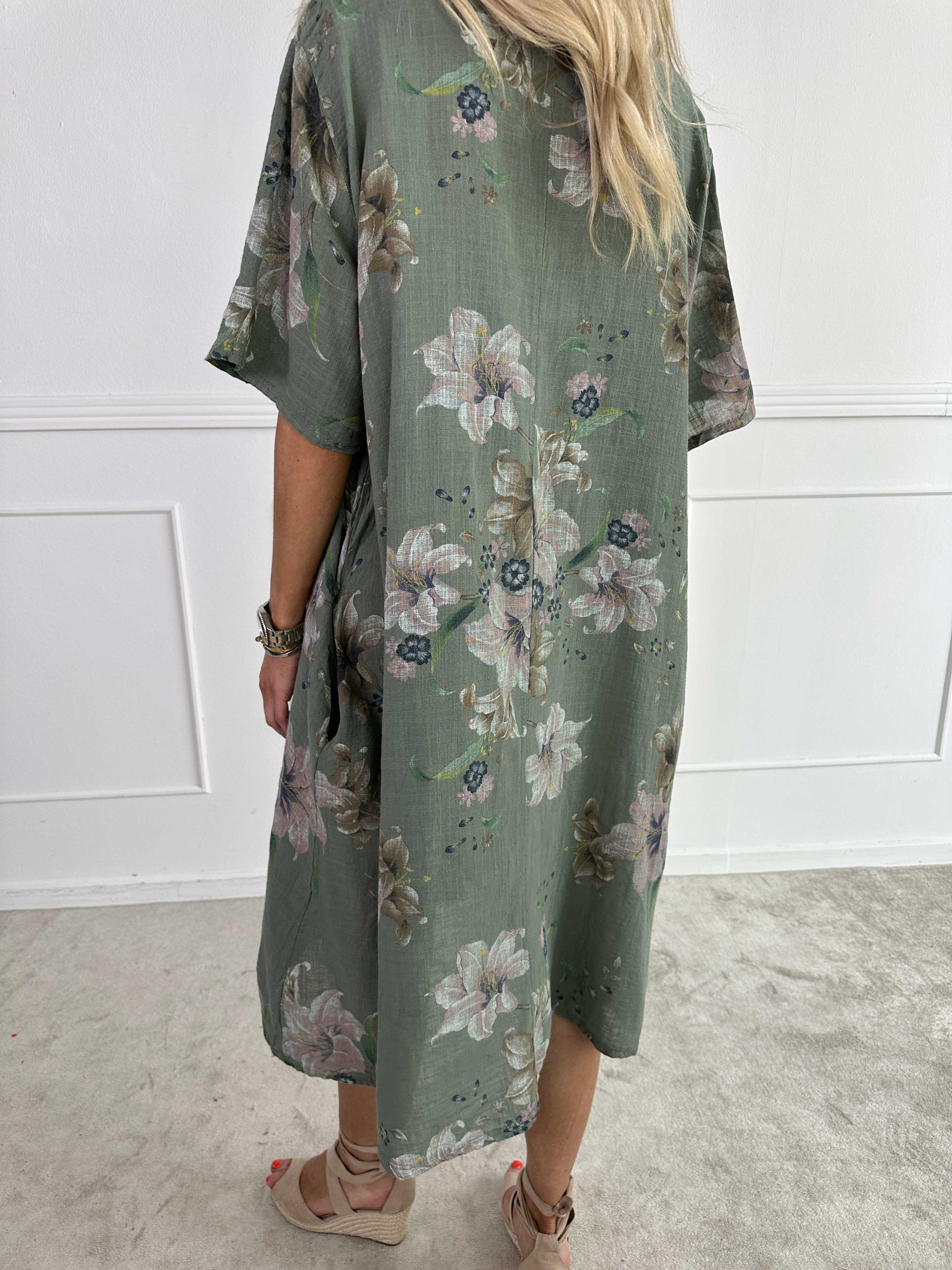 Gry - Bomuldskjole i hørlignende stof med blomsterprint